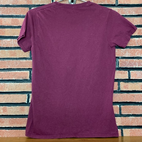 Harry Potter Gryfindor Maroon T-Shirt SZ-S - Picture 3 of 4